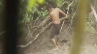 Nehirde Mahsur Kalan Orangutanı Kurtaran İyi İnsanlar