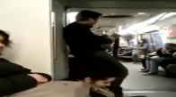 Metroda Mala Bağlayan Adam