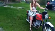Motosiklet Süren Rus Kızı