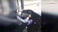 Araç Kullanırken Selfie Çeken Otobüs Şoförü