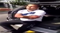 Polis Bir Şey Yapmadan Kendini Yerlere Atan Uyanık