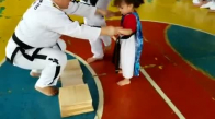 Karateci Minik Kız İzleyenleri Güldürdü