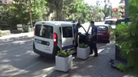 İnsanlık ölmemiş...Temizlik işçisi, çöpte bulduğu yüklü parayı polise teslim etti