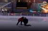 Buz Pistinde Evlilik Teklifi Aldıktan Sonra Ayakta Duramayıp Yere Kapaklanan Kadın