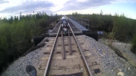 Motosikletli Sürücünün Demiryolu Köprüsüne Sıkışması