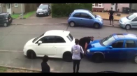 Park Edilen Arabayı Tek Başına Kaldıran Çılgın Türk!