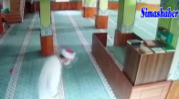 Çocukların Namaz Kılan İmamla Oyunu