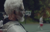 Basketçi Yaşlı Adam Kılığına Girerse