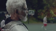Basketçi Yaşlı Adam Kılığına Girerse