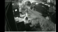 ABD Brooklyn Kadına Evininde ÇÖpü Çıkartırken Asitli SAldırıya Uğradı - KAdına Şiddet