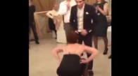 Rus kızın genç oğlana karşı dansı !!! 