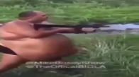 Karnından Silah Çıkaran Adam