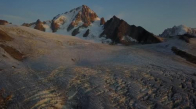 Kilian Bron'un Buz Kaplı Mont Blanc Dağından Bisiklet ile İnmesi