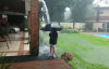 Arjantinde, Yağmur Suyun Altında Oynayan Çocuğa Şimşek Çarptı