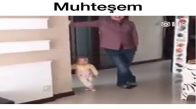 Babasını Taklit Eden Küçük Bebek