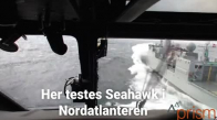 Helikopter Pilotunun Fırtınada Gemi Üzerine Heyecan Verici İniş Mücadelesi