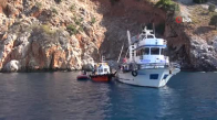 Alanya’da Alabora Olan Tekne Karaya Çıkarıldı 