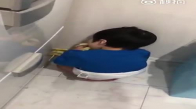 Annesinden Gizli Muz Yiyen Tatlı Çocuk