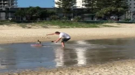 Kediye Sörf Yaptıran Adam