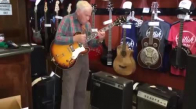 81 Yaşındaki Dede Gitar Çalıyor