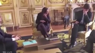 Fransa Cumhurbaşkanı Macron'un Köpeği Kahkahaya Boğdu