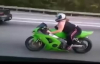 Şişko Kadın Kawasaki Sürüyor