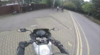Motorcunun Bisikletli Telefon Hırsızını Etkisiz Hale Getirmesi