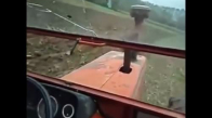 Traktör Süren Köpek