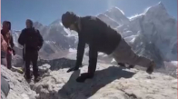 Everest'te Zıplayarak Şınav Çekmek