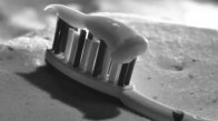 Dişlerinizi Fırçalamak Haricinde Diş Macununu İle Yapabileceğiniz 20 Şey