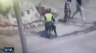 Motosiklet Sürücüsü Polise Çarpıp Böyle Kaçtı