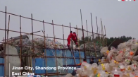 Çin'de Plastik Şişelerin Arasında Kaybolan Adamı Kurtarma Operasyonu