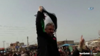 Tel Rıfat'ta Halk Türk Polisini Omzunda Taşıdı