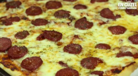 Sucuklu Kaşarlı Pizza Tarifi - Pizza Tarifleri