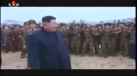 Kim Jong Un'u Görünce  Yerinde Zor Duran Grup