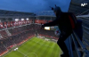 Ajax ile PSV Maçında Maç Topunu Paraşütle Sahaya Getiren Çılgın Adam