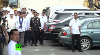 Filipinler Devlet Başkanının Lüx Arabaları Bulldozerle Ezdirmesi