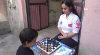 Satranç Şampiyonu Görme Engelli Kız İki Defa Kanseri de Şah Mat Etti 