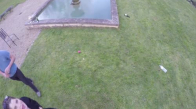 Drone'a Poz Vermek İsteyen Kadının Havuza Düşmesi