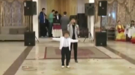 Küçük Çocugun Muhteşem Dans Gösterisi