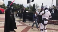 Darth Vader'ı Hım Hım Yar Şarkısı Eşliğinde Oynatmak