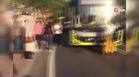 Esenler'de doluluk yüzünden binemediği gerekçesiyle bir kadın otobüsün önünü kesti