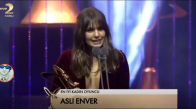 Aslı Enver Altın Kelebek En İyi Kadın Oyuncu Ödülünü Hale Soygazi'den Aldı