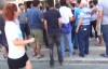 Antalya'da Vatandaşlar Arasında Gaspçıyı Dövelim Dövmeyelim Kavgası