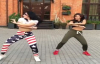 Sokakta Genç Kızlardan Twerk Dansı