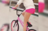 Şov Yaparken Bisikletten Düşen Kız