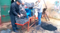Toz Halindeki Kömürü Sıkıştırıp Mangal Kömürü Haline Getiren Makine