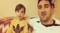 Çizgi Film Karekteri Gibi Gülen Çocuk