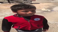 Fatiha Suresini Okumaya Çalışan Çocuk