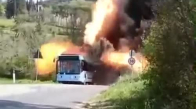 Her An Uzaya Fırlayacakmış Gibi Yanan Otobüs